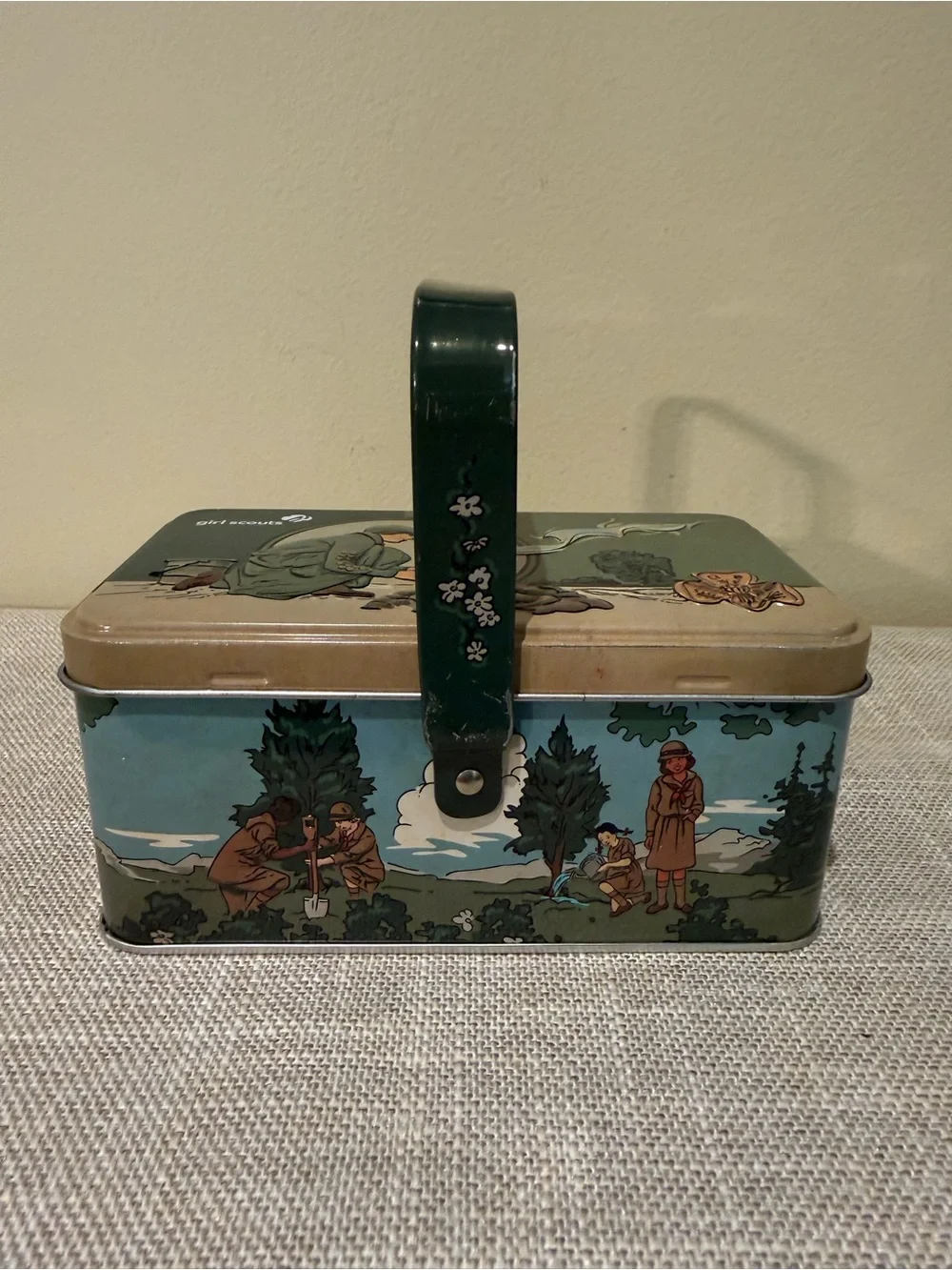 Girl Scouts Nostalgic 1920s Metal Tin Storage Box Lunchbox Handle⁠